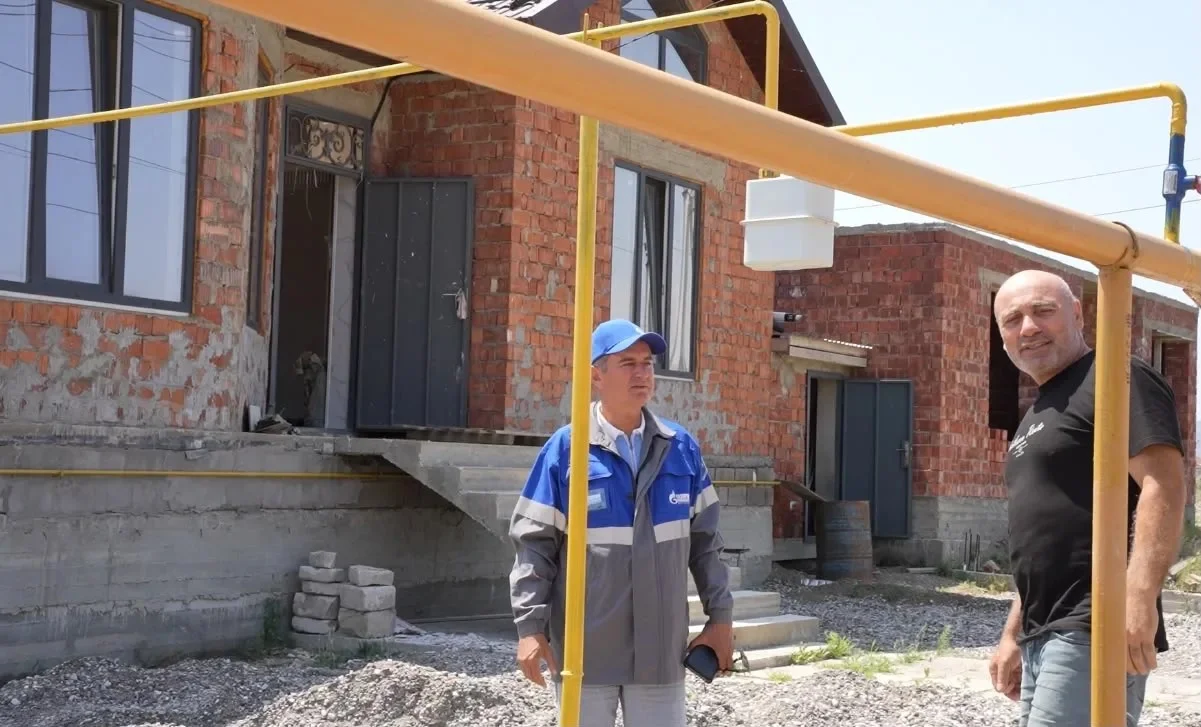 Газовики подключили дом многодетного отца в Дагестане